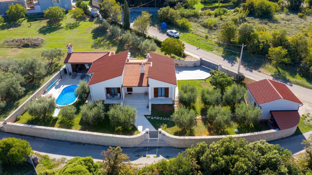Villa Vignola Kavran Exterior photo